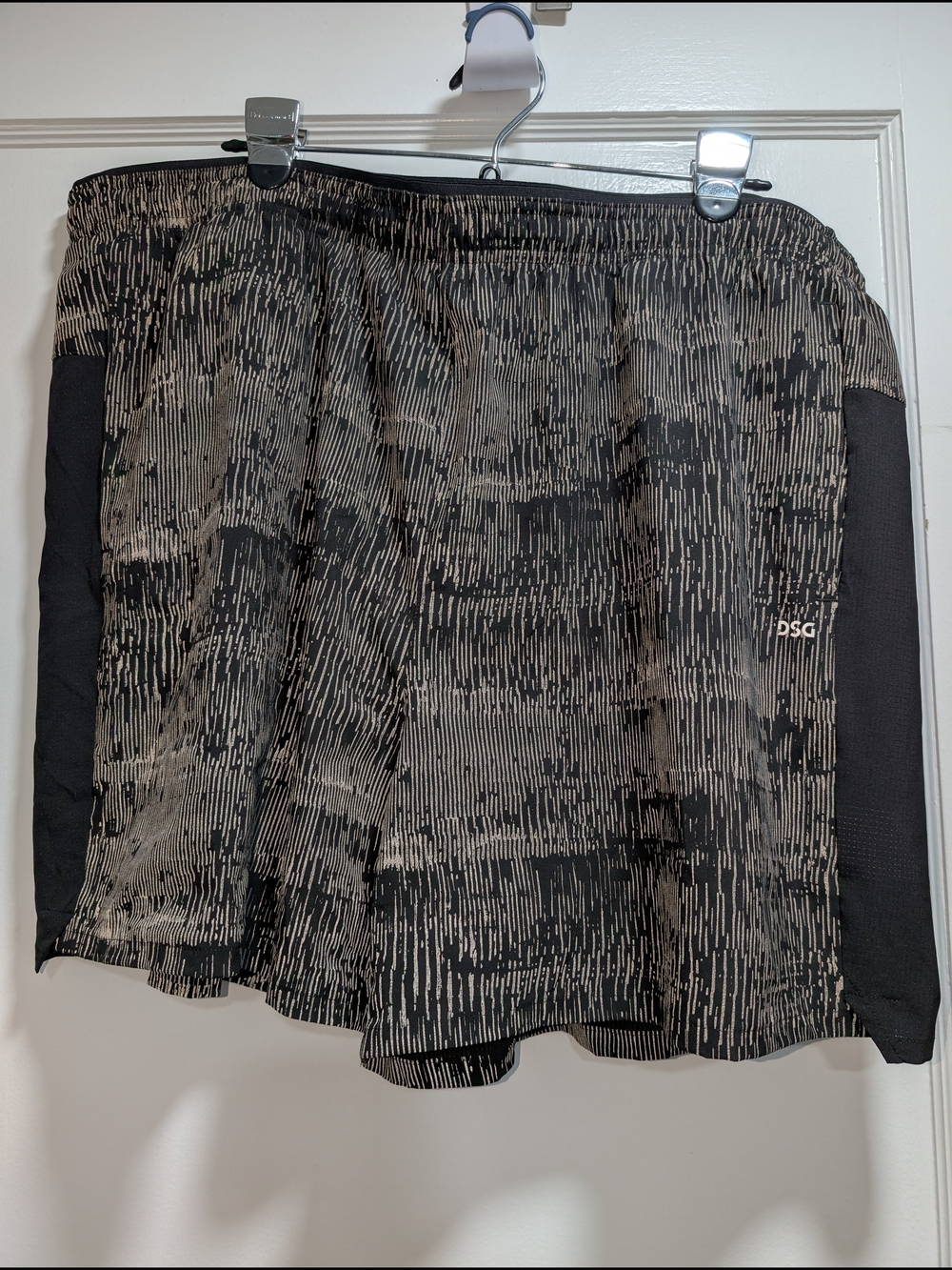 DSG Black and Gray Patterned Active Skort
